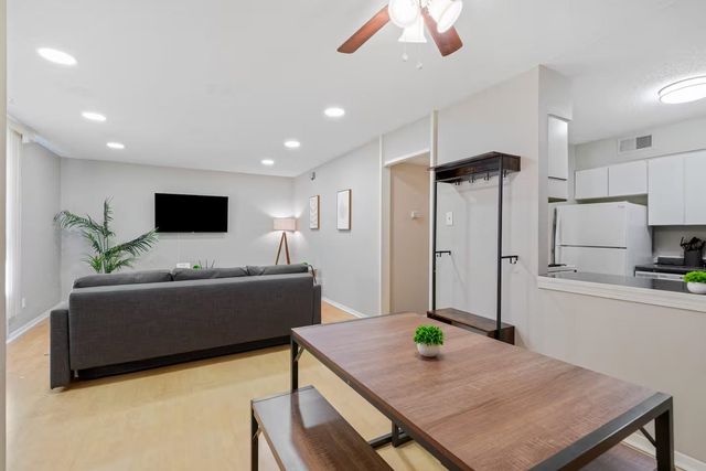 108 N Belvedere Blvd Apt 18, Memphis, TN 38104