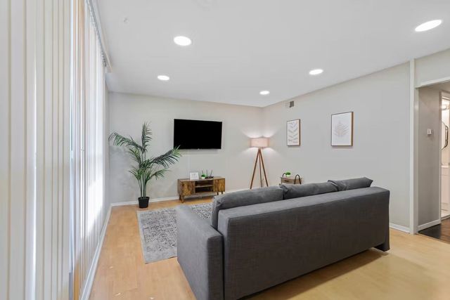 108 N Belvedere Blvd Apt 18, Memphis, TN 38104