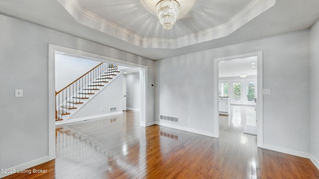 7010 Creekton Dr, Louisville, KY 40241