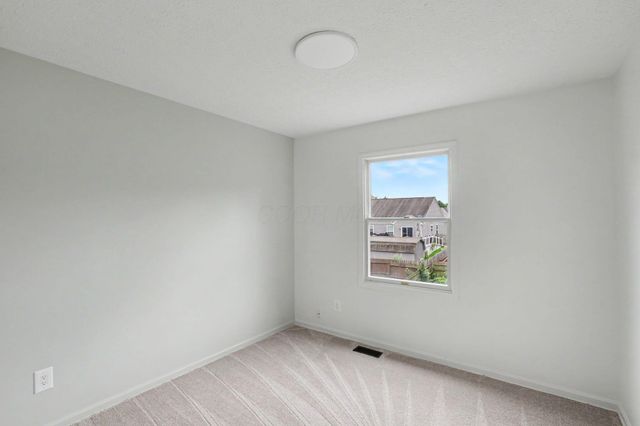 2678 Fernwood Avenue, Lancaster, OH 43130