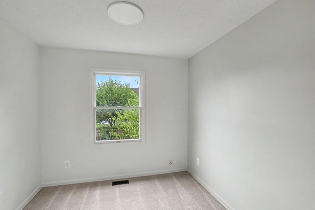2678 Fernwood Avenue, Lancaster, OH 43130