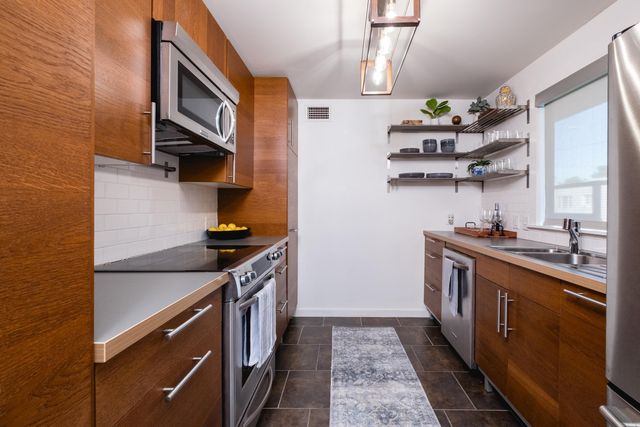 2423 Kavanaugh Blvd # 1, Little Rock, AR 72205