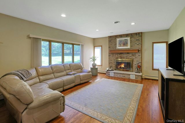 13 Brainerd Drive, Stony Point, NY 10980