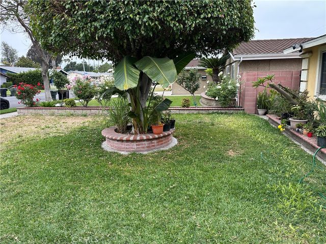 1678 W Crone, Anaheim, CA 92802