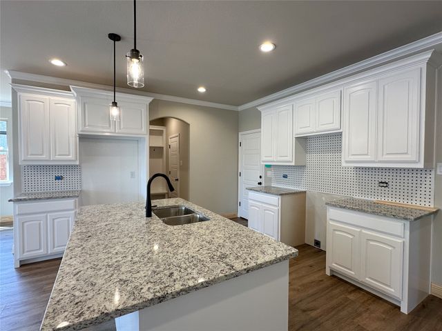 709 Bass Lake Lane, Cleburne, TX 76033