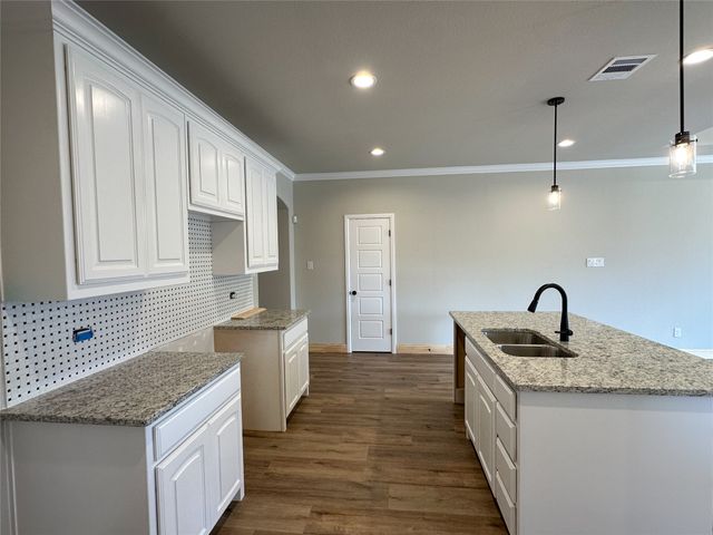 709 Bass Lake Lane, Cleburne, TX 76033