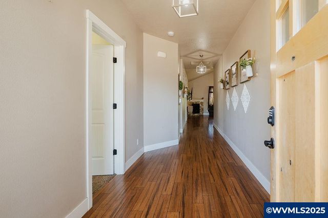 4837 Swegle Rd, Salem, OR 97301