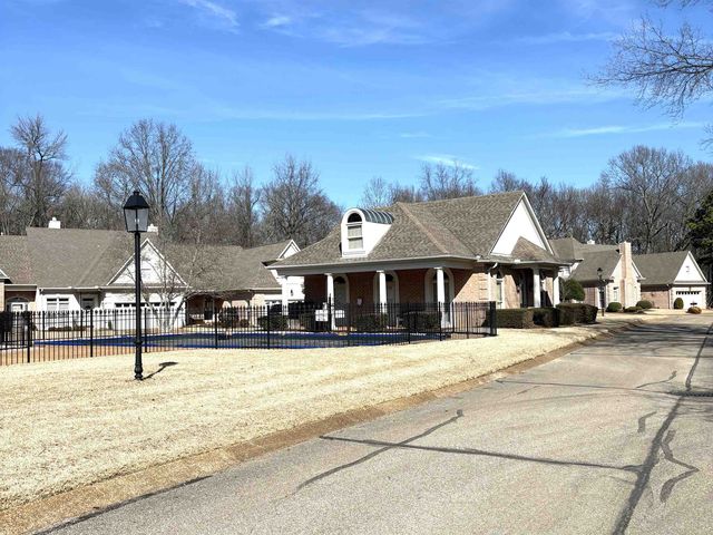 1740 CONSTABLE CT, Collierville, TN 38017