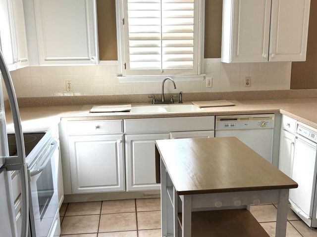 1740 CONSTABLE CT, Collierville, TN 38017