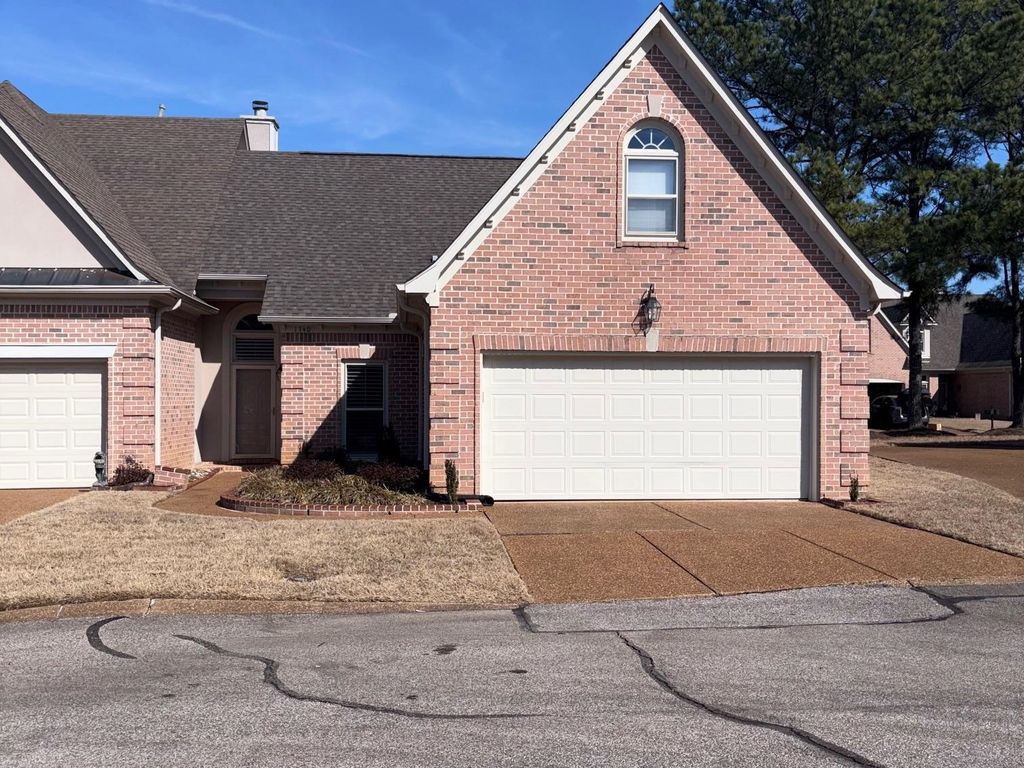1740 CONSTABLE CT, Collierville, TN 38017