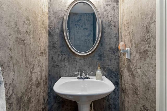 6233 Huntington Ridge Road SE, Mableton, GA 30126