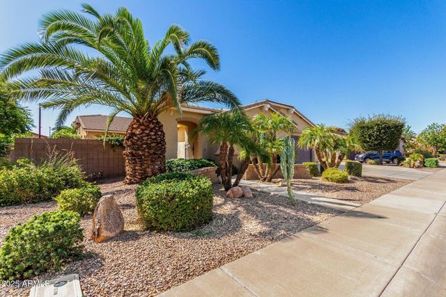 2585 E Carob Drive, Gilbert, AZ 85298