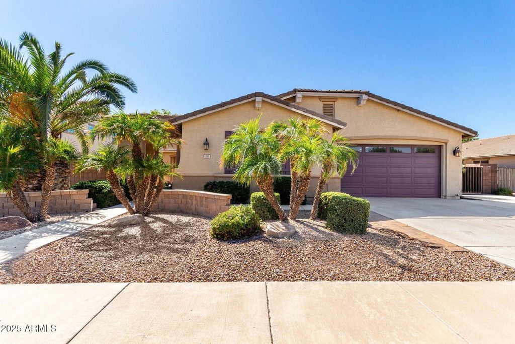 2585 E Carob Drive, Gilbert, AZ 85298