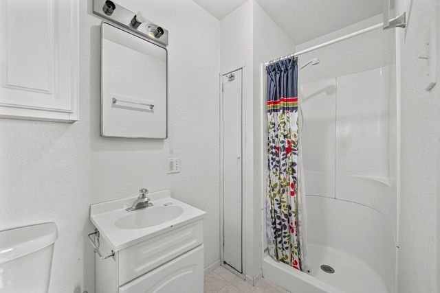 2025 S Bluff Boulevard, Clinton, IA 52732