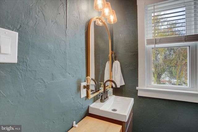 410 E CATHERINE STREET, Chambersburg, PA 17202