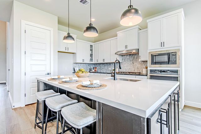 141 Peninsula Point Drive, Montgomery, TX 77356