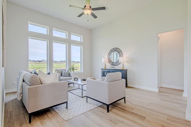 141 Peninsula Point Drive, Montgomery, TX 77356