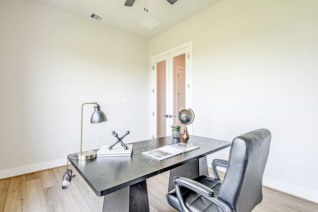 141 Peninsula Point Drive, Montgomery, TX 77356