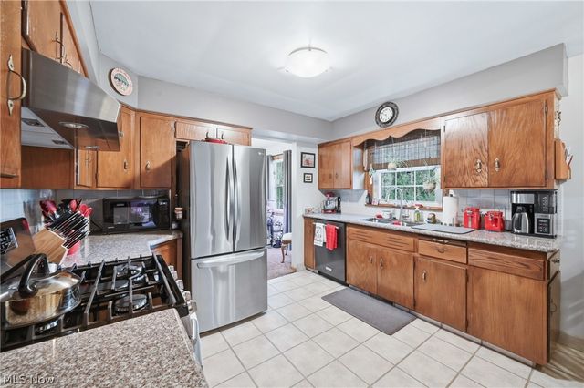 934 Larkridge Avenue, Youngstown, OH 44512