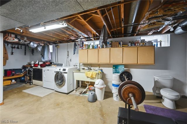 934 Larkridge Avenue, Youngstown, OH 44512