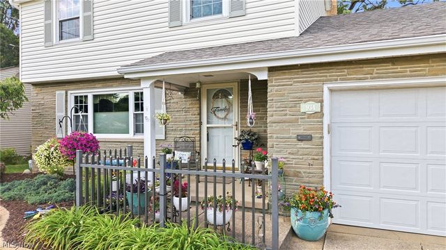 934 Larkridge Avenue, Youngstown, OH 44512