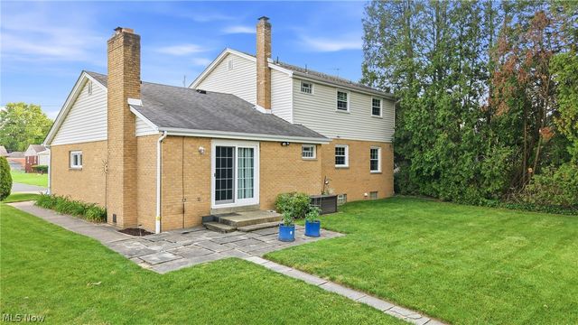 934 Larkridge Avenue, Youngstown, OH 44512