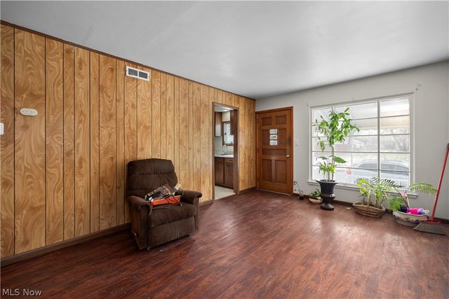 12809 Mcgowan Avenue, Cleveland, OH 44135