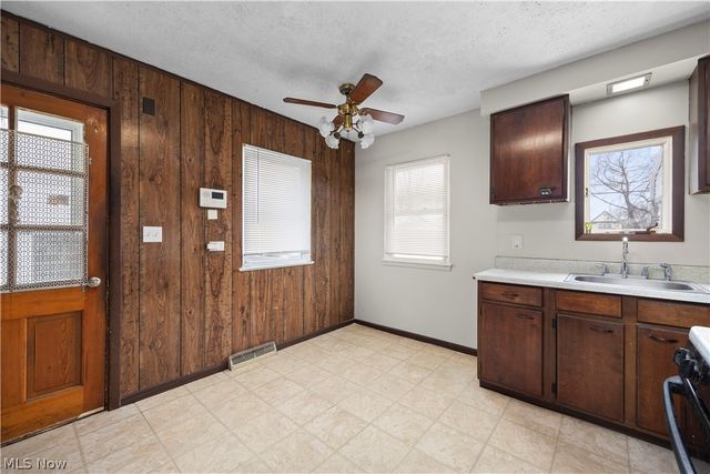 12809 Mcgowan Avenue, Cleveland, OH 44135