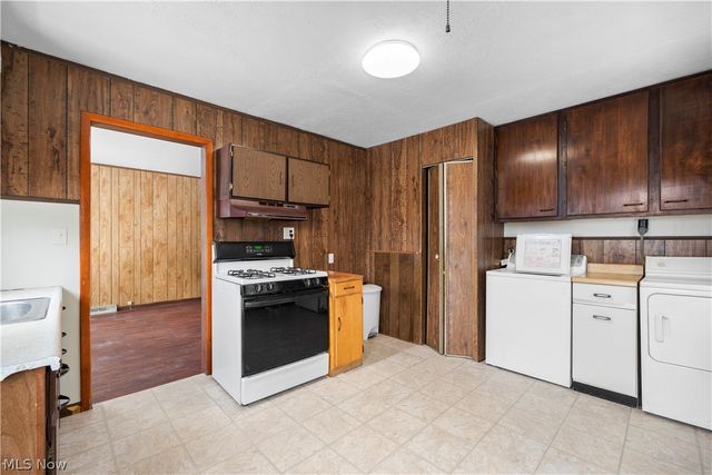 12809 Mcgowan Avenue, Cleveland, OH 44135