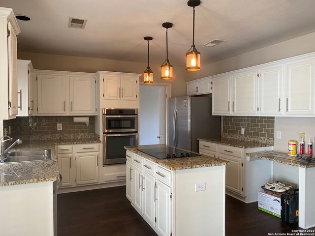 614 STONEWAY DR, San Antonio, TX 78258