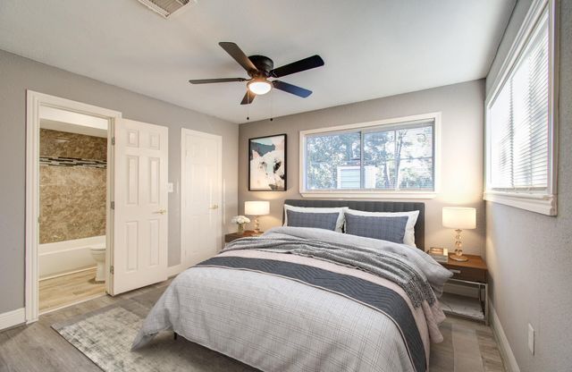 556 Brandon Road, Conroe, TX 77302