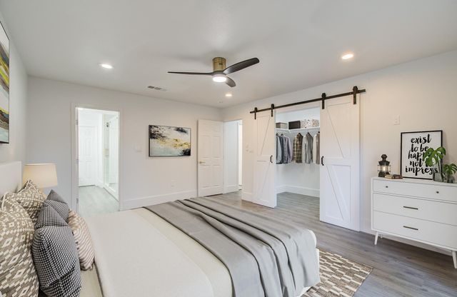 556 Brandon Road, Conroe, TX 77302