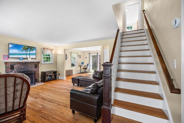 779 Oxford St S, Auburn, MA 01501