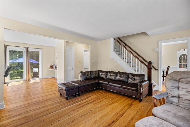779 Oxford St S, Auburn, MA 01501