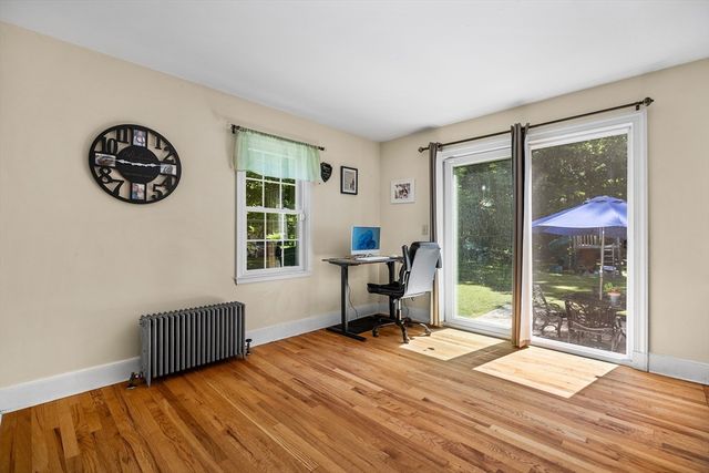 779 Oxford St S, Auburn, MA 01501