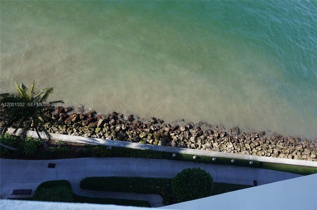 848 Brickell Key Dr 806, Miami, FL 33131