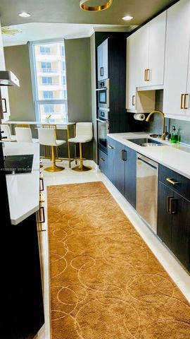 848 Brickell Key Dr 806, Miami, FL 33131
