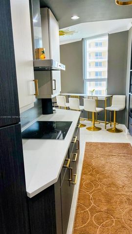 848 Brickell Key Dr 806, Miami, FL 33131