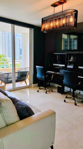 848 Brickell Key Dr 806, Miami, FL 33131