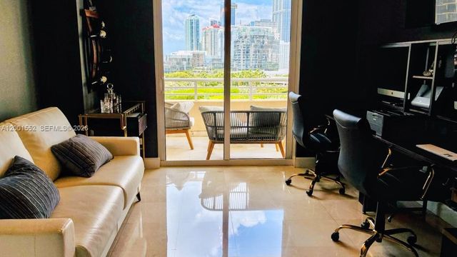 848 Brickell Key Dr 806, Miami, FL 33131