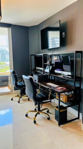 848 Brickell Key Dr 806, Miami, FL 33131