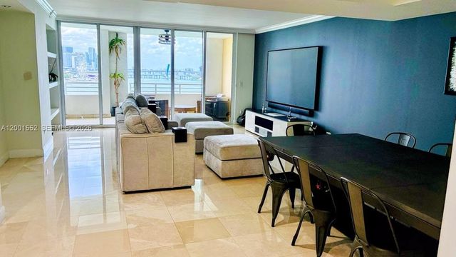 848 Brickell Key Dr 806, Miami, FL 33131