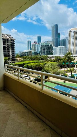 848 Brickell Key Dr 806, Miami, FL 33131