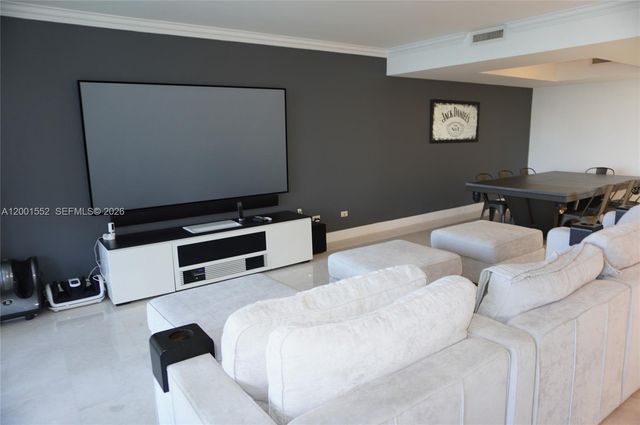 848 Brickell Key Dr 806, Miami, FL 33131