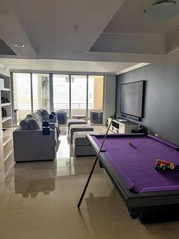 848 Brickell Key Dr 806, Miami, FL 33131