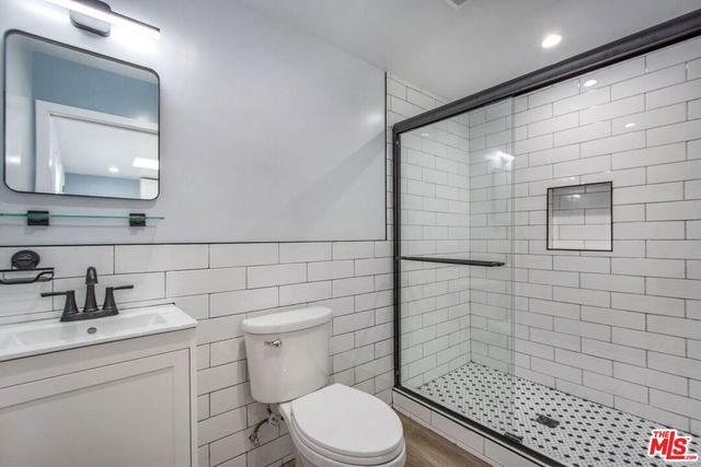 5175 S Van Ness Avenue, Los Angeles, CA 90062