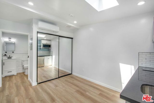 5175 S Van Ness Avenue, Los Angeles, CA 90062