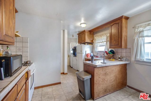 5175 S Van Ness Avenue, Los Angeles, CA 90062
