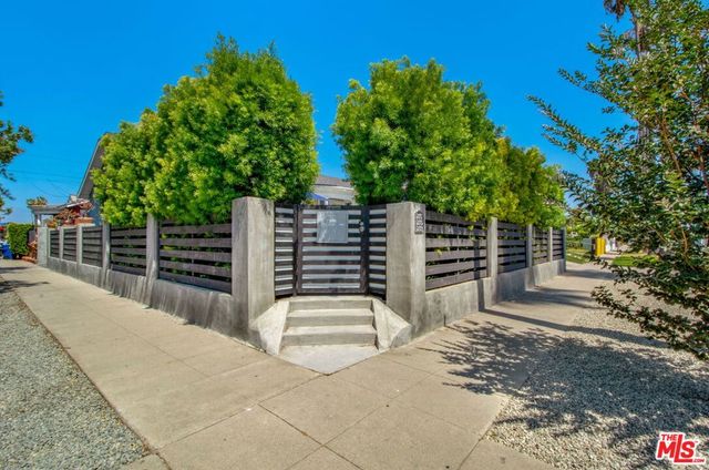 5175 S Van Ness Avenue, Los Angeles, CA 90062
