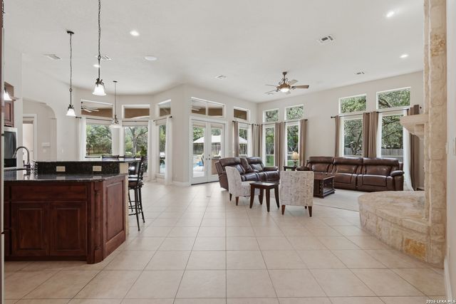 8035 Tradition Oak, Boerne, TX 78015